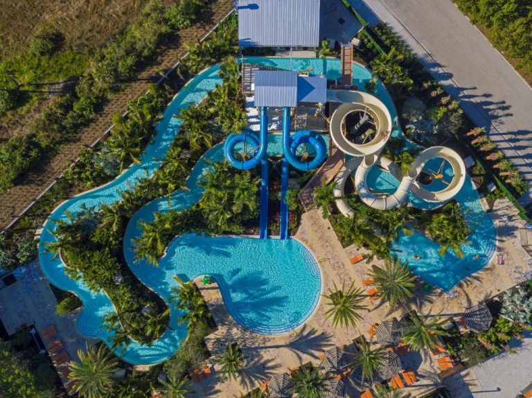 Hotels and Resorts with Water Parks for Kids in Florida
