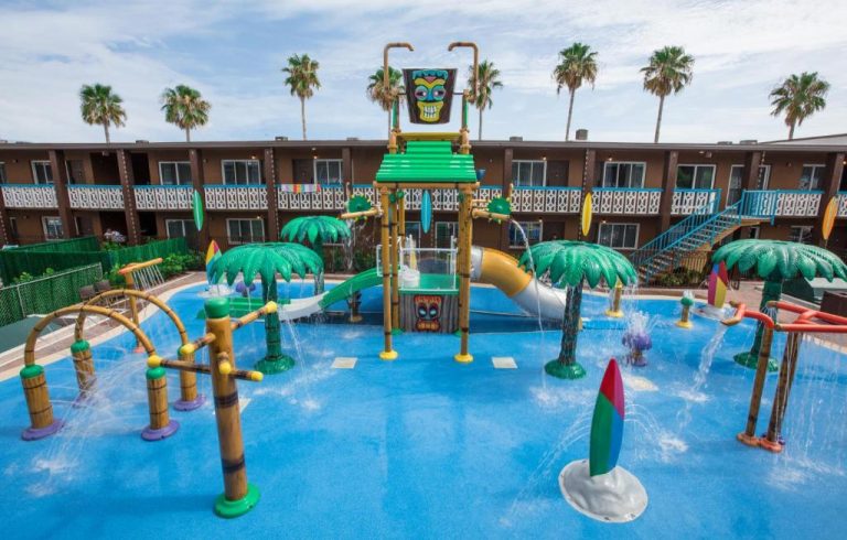 Hotels with Water Slides in Florida