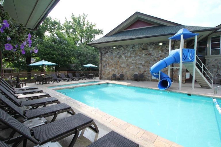 Hotels with Water Slides for Kids in Tennessee