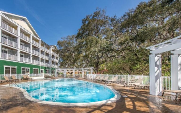 Hotels near Water Slides for Kids in Georgia