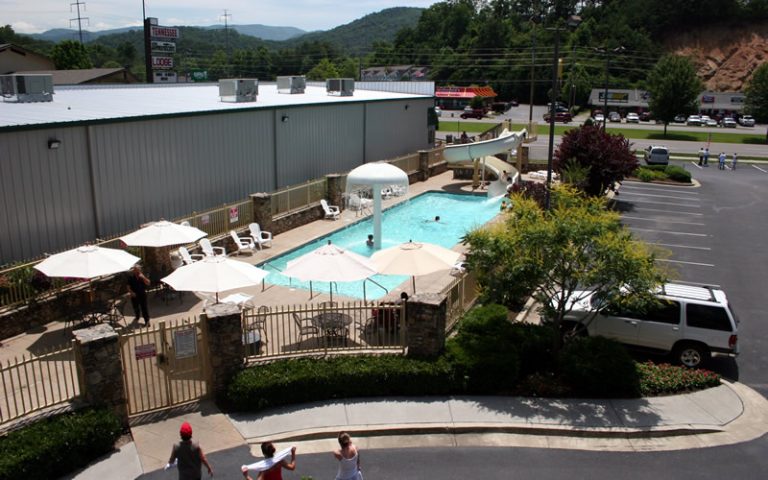 Hotels with Pools for Kids in Tennessee