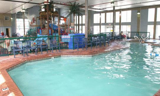 Resorts with Water Parks for Kids in Michigan