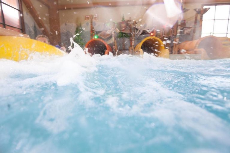 Hotels and Resorts with Indoor Water Parks in Michigan