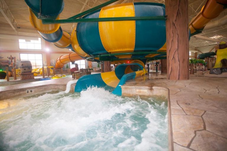 Hotels and Resorts with Indoor Water Parks in Dallas