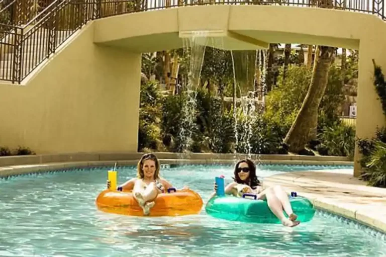Hotels with Water Parks for Families in Las Vegas