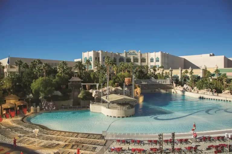 Hotels and Resorts with Pools and Waterslides for Kids in Las Vegas