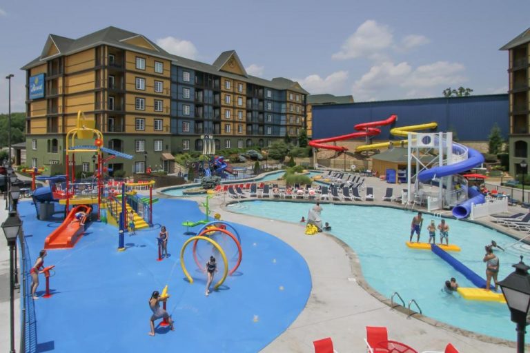 Hotels with Water Parks in Tennessee