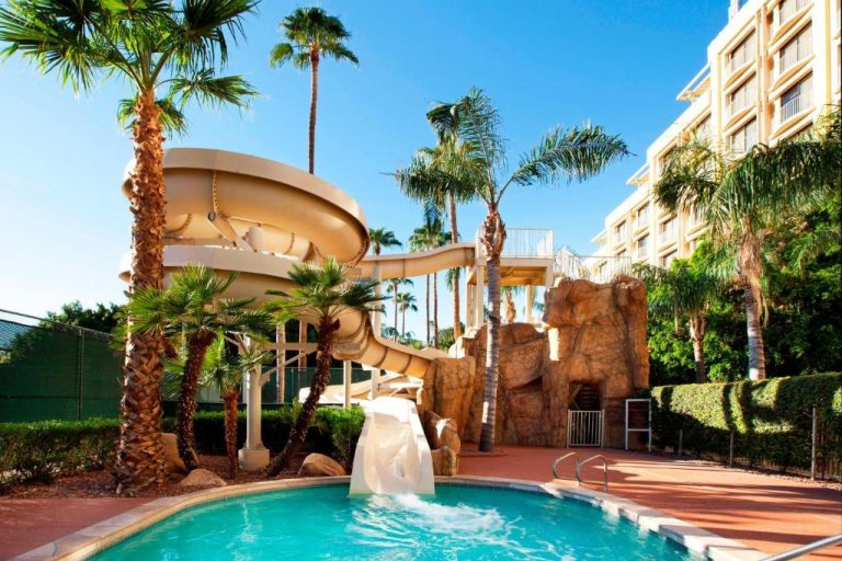 Hotels with Water Parks for Families with Kids in Arizona