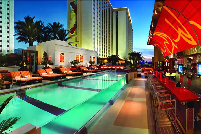 Hotels and Resorts with Water Slides in Las Vegas