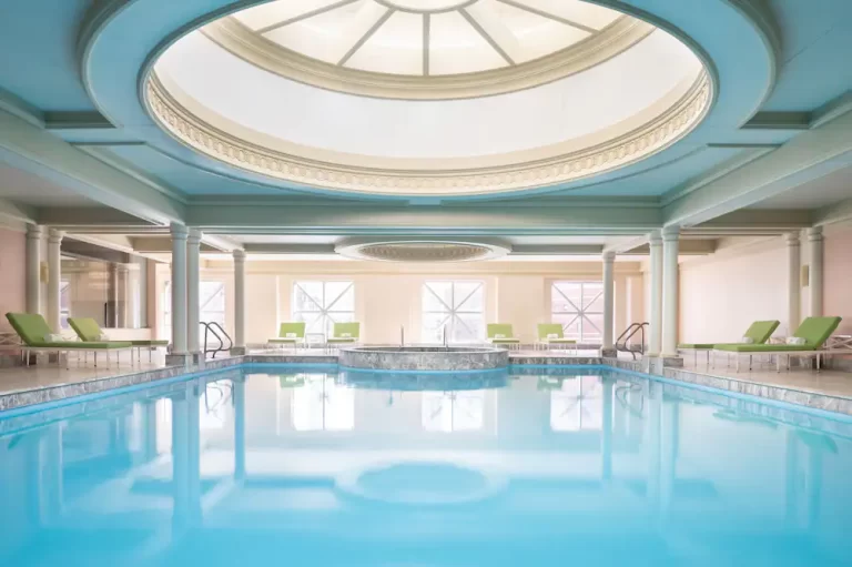 Family Hotels with Pools in Chicago