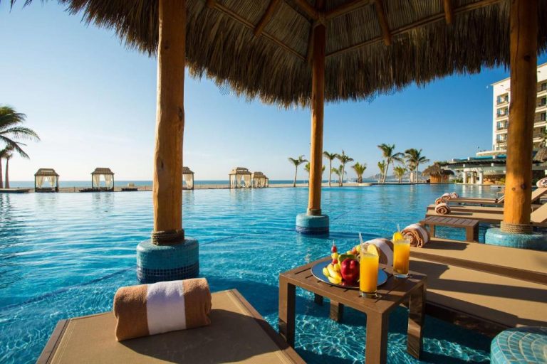 Resorts with Water Parks for Families in Mexico