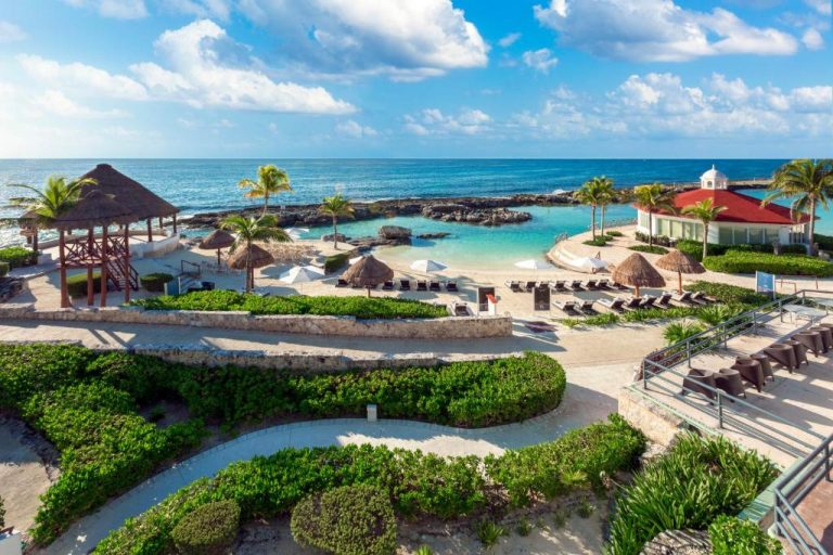 Resorts with Water Parks in Cancun