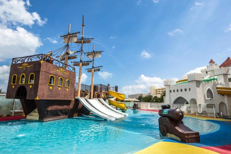 Resorts with Water Parks for Family Vacation in Cancun