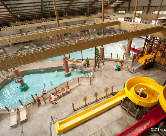 Hope Lake Lodge & Cascades Indoor Waterpark
