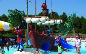 Buccaneer_Bay_Water_Playground_Feature_gallery-e1642758912966-300x189