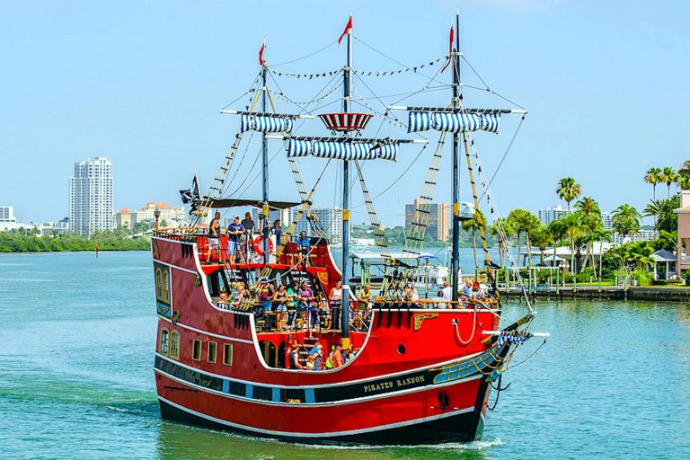 Captian-Memos-Pirate-Cruise-Clearwater-Beach-Boat-Tour-from-Orlando