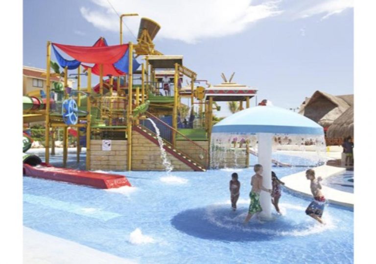 Sun-Splashed Waterpark Resort In Cancun Mexico 6