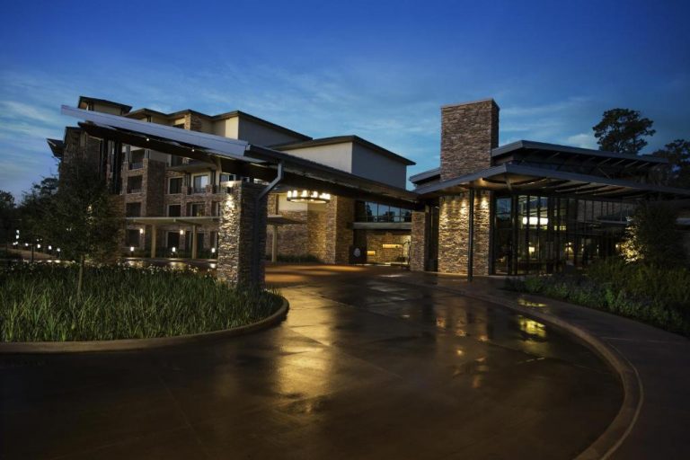 The Woodlands Resort, Curio Collection by Hilton 2