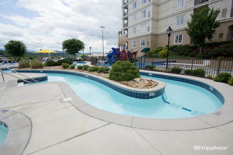 Hotels and Resorts with Lazy River in Pigeon Forge 1