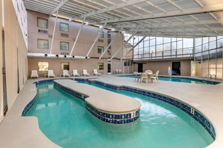 Hotels and Resorts with Lazy River in Tennessee 1