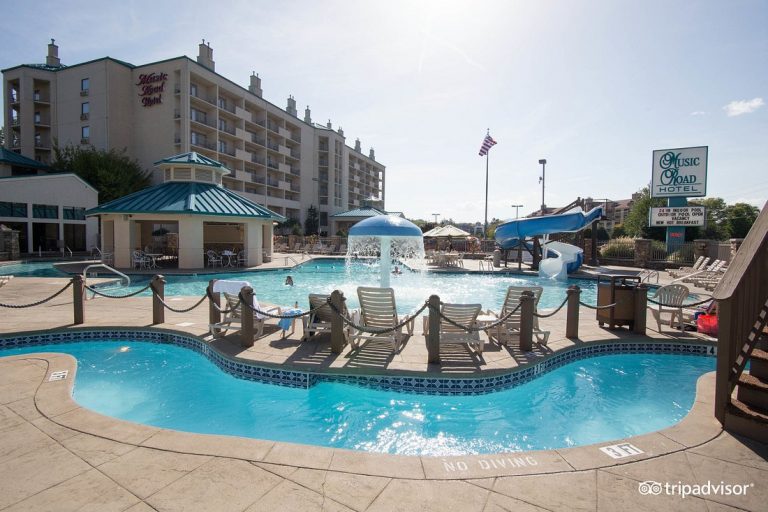 Hotels and Resorts with Lazy River in Tennessee 1