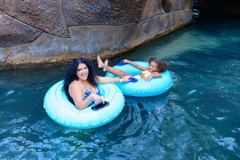 Hotels with Lazy River in Houston (1)