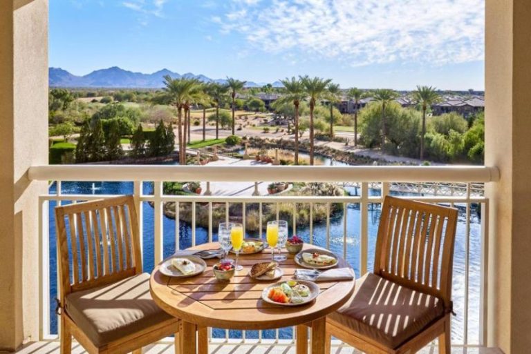 Hotels with Water Parks in Arizona for Family Vacation (11)