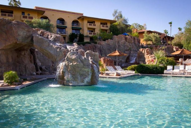 Hotels with Water Parks in Arizona for Family Vacation (2)