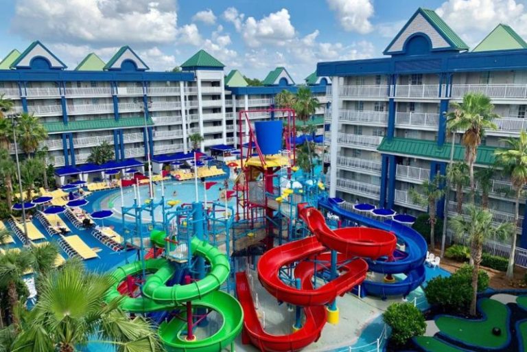 Hotels with Water Parks in Tampa for Family Vacation (8)